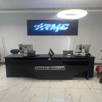 اپراتور و منشی خانم