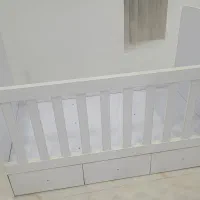 تخت نوزادی کنار مادر|تخت و صندلی بچه|اهواز, کوروش|دیوار