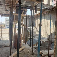 نگهبان ساختمان در حال ساخت