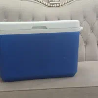 یک‌ عددکلمن یخچالی بزرگ شیردار|ظروف نگهدارنده، پلاستیکی، یک‌بارمصرف|بجنورد, |دیوار