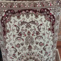 یک جفت پشتی ماشینی تمیز