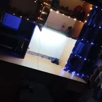 میز تحریر وکتابخانه چوبی و لامپLED سالم و در حد نو|میز تحریر و کامپیوتر|پرهسر, |دیوار