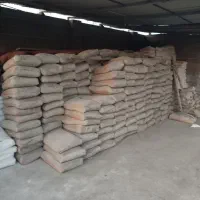 نیروی کار برای مصالح بارگیری و تخلیه وانت