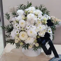 سبد گل تازه مناسب تبریک یا تسلیت