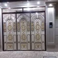 رنگ آمیزی درب، پنجره ساختمان با طرح های متنوعِ روز