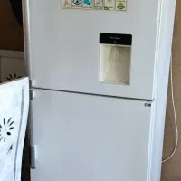 یخچال فریزر بزرگ و ظاهری سالم