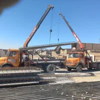 کارگر برایه کارگاه تیرچه سازی