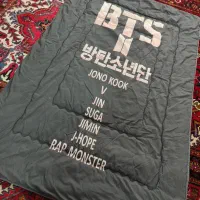 دو عدد رو تختی و یک جفت بالش پر