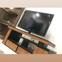 تلوزیون و میز تلوزیون