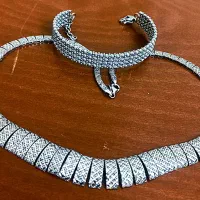 دستبند و گردنبند