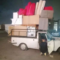 کارگر اسباب‌کشی اثاثیه منزل با وانت نیسان