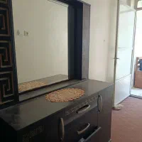 میز توالت و آیینه قدی