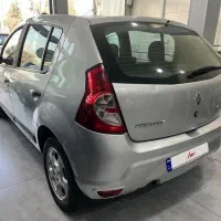 ساندرو بسیار سالم.مدل ۹۵