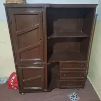 صندلی تلفن و کتابخانه