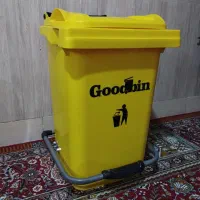 سطل زباله بزرگ