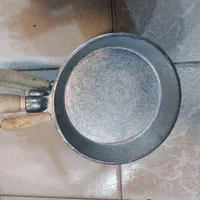 مایتابه دسته چوبی چدن روسی|ظروف پخت‌وپز|مشهد, خین عرب|دیوار