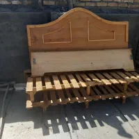 تخت چوبی محکم و سالم