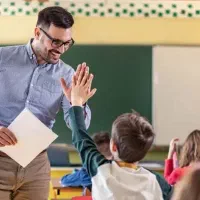 آموزش پایه اول تا ششم دبستان