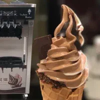 دستگاه بستنی قیفی