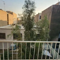 ۱۰۰ متر ۲ خوابه با پارکینگ . صادقیه فلکه اول
