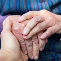 نیازمند پرستار مراقب از بیمار سالمند خانم