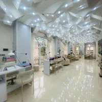 نیازمند نیرو در سالن زیبایی