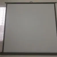 ویدئو پرژکتور به همراه پرده و سه پایه پرده