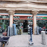 یک فروشنده خانم جهت همکاری در فروشگاه تیازمندیم|استخدام خدمات فروشگاه و رستوران|ملایر, |دیوار