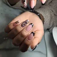 کاشت و ترمیم ناخن همراه با تخفیف ویژه با پودر و ژل