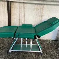 تخت سالن زیبایی|آرایشگاه و سالنهای زیبایی|رشت, کوی حسینی|دیوار