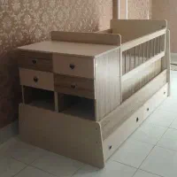 تخت نوزاد نوجوان