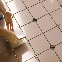 کارگر برای کاشی کاری