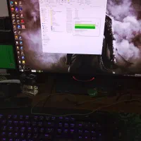 کامپیوتر گیمینگ با مانیتور