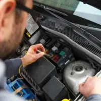 اورژانس باتری‌سازی سیار ۲۴ ساعت شبانه روزی