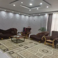مبل هشت نفره.همراه با دومین وسط
