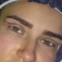 کاشت ابرو با تخفیف ویژه بمناسبت روز‌ مادر