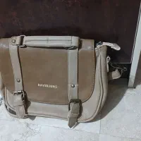 تعدادی کیف|کیف، کفش، کمربند|شیراز, شاه قلی بیگی|دیوار