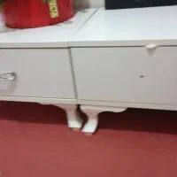 میزآرایشی وپاتختیاش