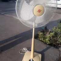 پنکه پارس خزر ایستاده