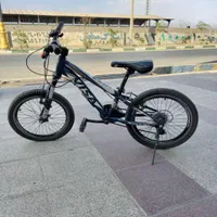 دوچرخه|دوچرخه، اسکیت، اسکوتر|ری, دیلمان|دیوار
