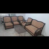 مبل ۸ نفره کارکرده همراه میز شیشه ای