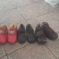 سه عددکفش کودک ویک عدد کفش زنانه