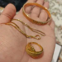 چند تکه طلا