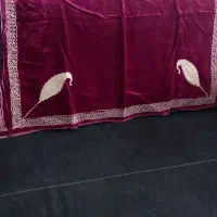چند تا سجاد نونو ودوعد روی میز قدیمی
