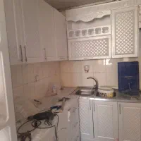 کابینت ممبران در حد نو با هود و ۲عدد بوفه ایستاد|آب‌چکان و نظم‌دهنده ظروف|کرمان, |دیوار