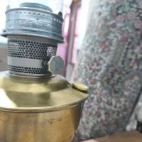 چراغ گردسوز انگلیسی|کلکسیون اشیاء عتیقه|زابل, |دیوار