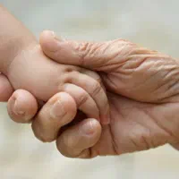 استخدام مراقب سالمند،بیمار و کودک