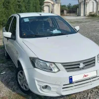 ساینا بی رنگ در حد