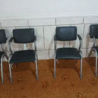 8 صندلی انتظار مشکی و قرمز و یک عدد گل میز بزرگ|دفتر کار|رامهرمز, |دیوار