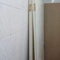 ۴ در اتاق ۲ درب خام، دو در رنگ شده کابینت و سرامیک